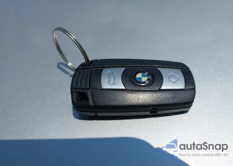 2006 BMW 525 Xi z USA, uszkodzony, nr VIN WBANF33596CS37359